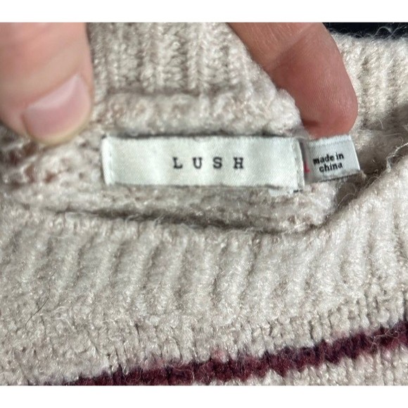 Lush Woman’s Sweater - magenta Lg - Picture 3 of 4